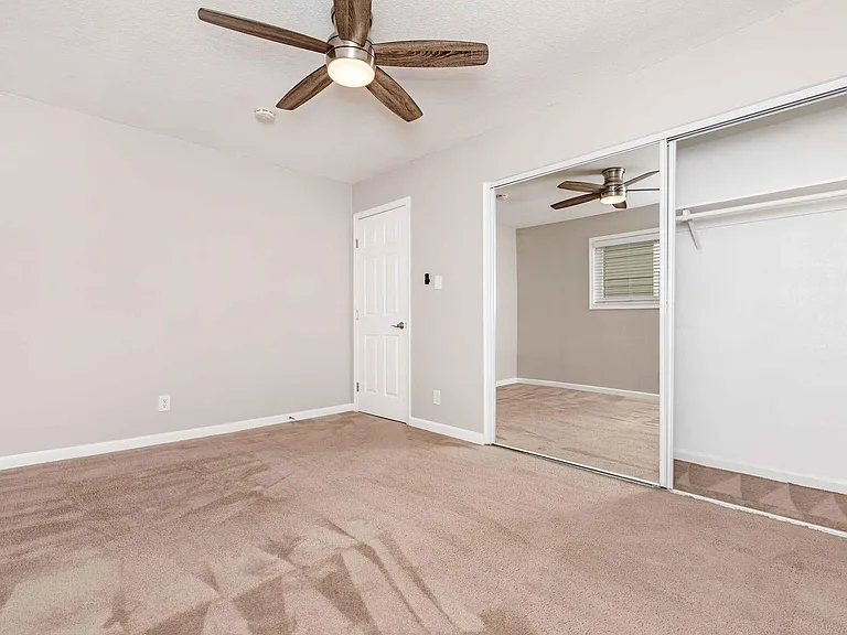 4401 Central Ave — Photo 120