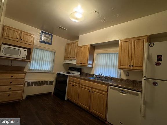 4th image of 2603 Steele Rd