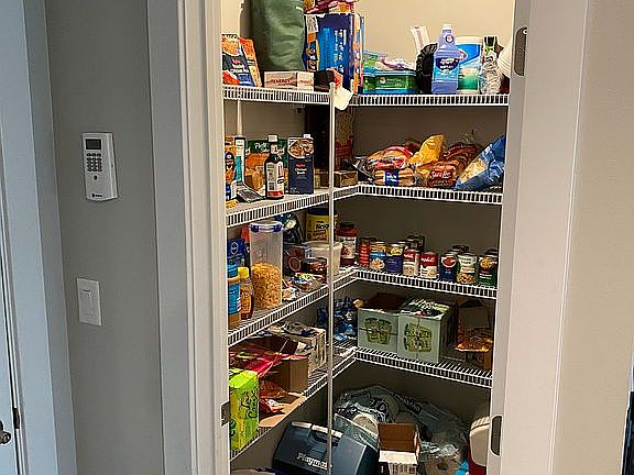 Walk in pantry!