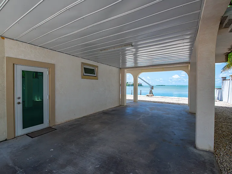 536 Caribbean Dr E — Photo 22