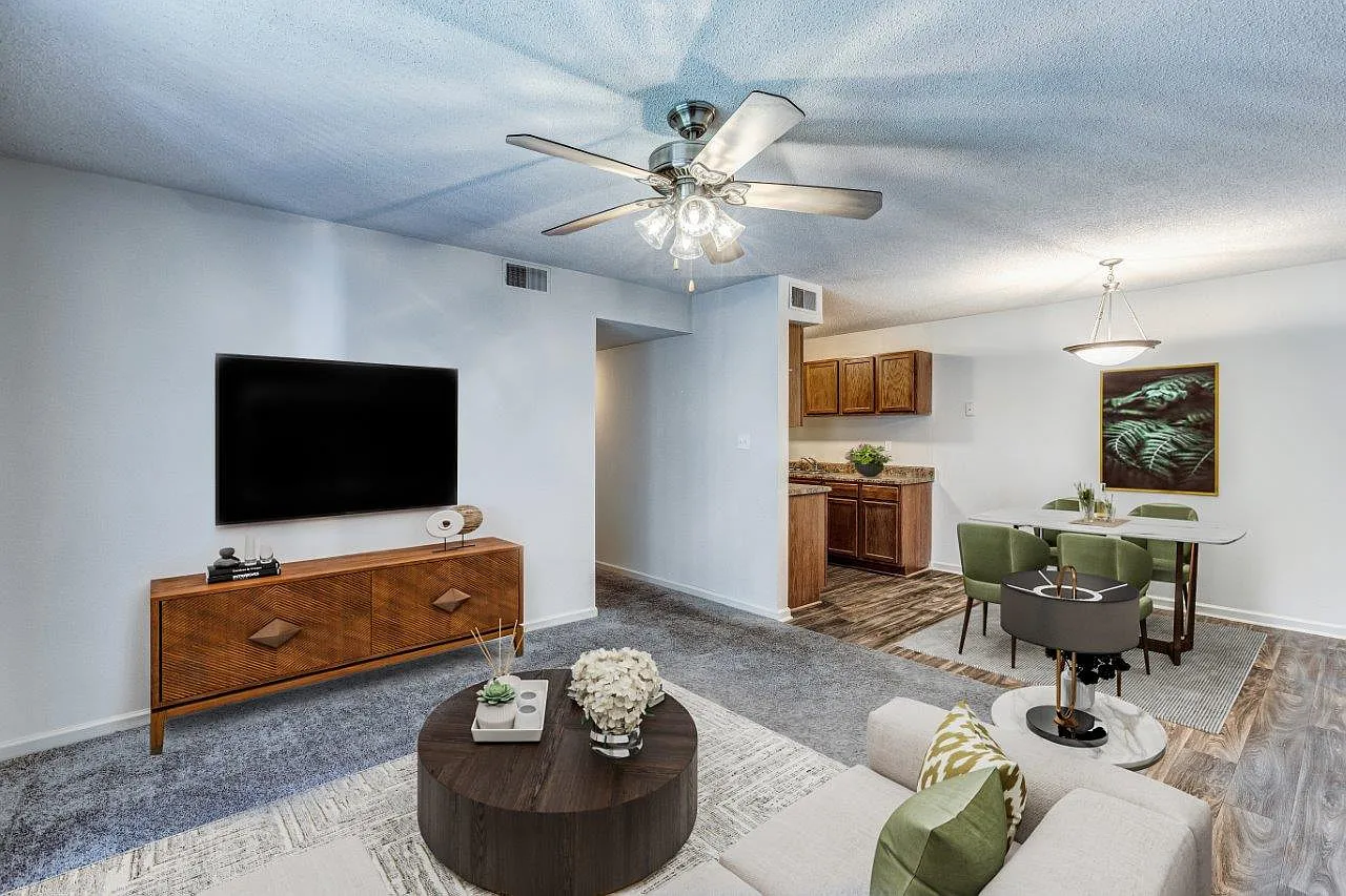 Forestbrook Apartments and Townhomes — Photo 4