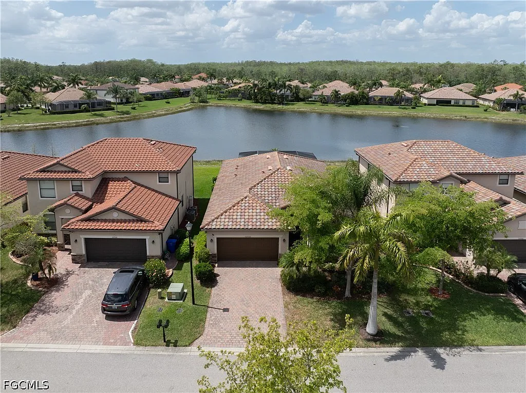 4 bed, 3.0 bath, 2032 sqft, $4,000 — Photo 3