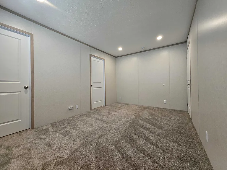 29800 Guilford Cir #282 — Photo 8