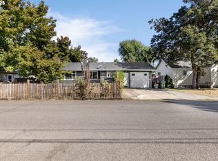 408 N 8th St, Cottage Grove, OR 97424