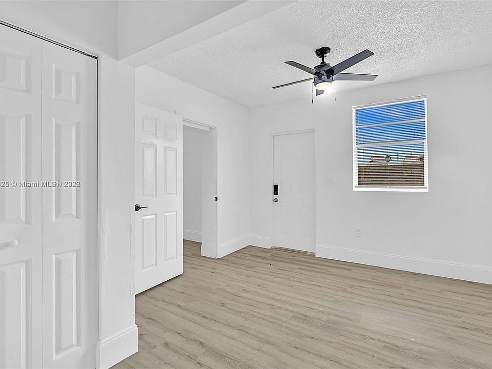 1st image of 422 S River Dr #1