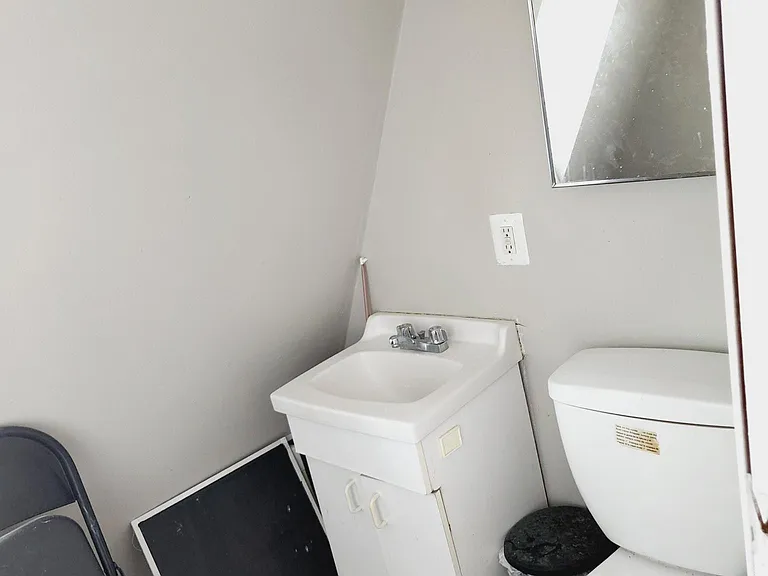 upstairs bathroom- looks like my internet filter grayed out the floor