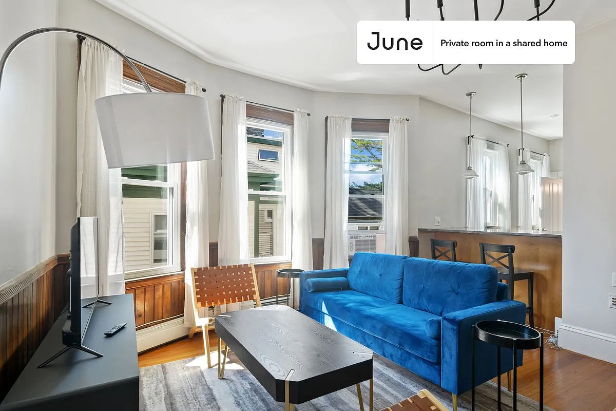 Queen bedroom in 4 bed/2 bath home in Central Square (Cambridge) #1323 B — Photo 3