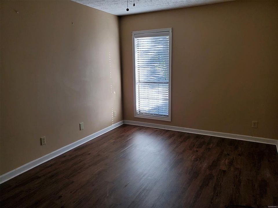 2nd image of 6813 Brownwood Ln