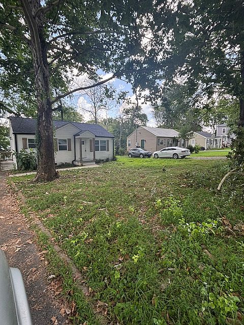 1st image of 906 E Valley Dr