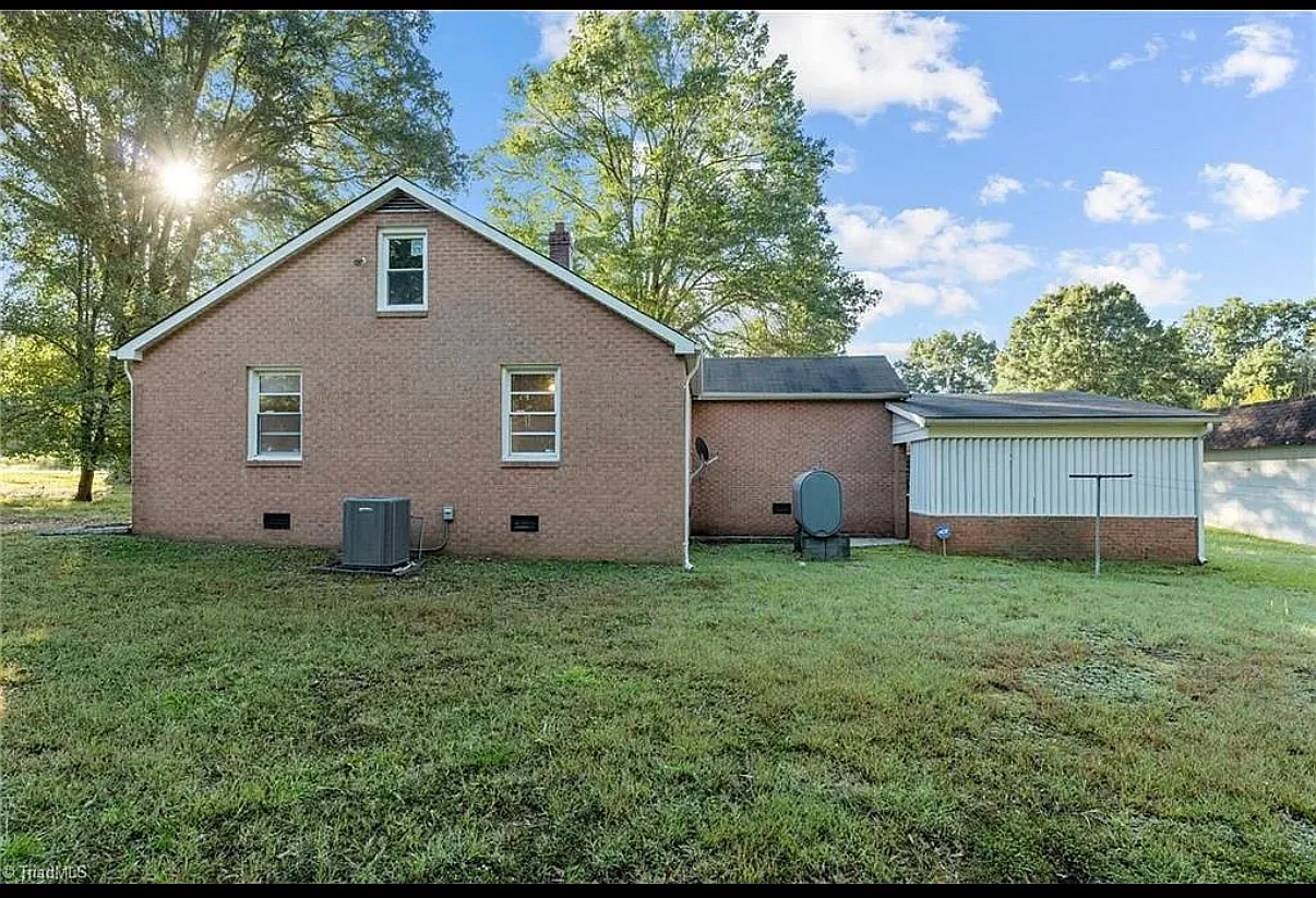 2462 Harrington Hwy — Photo 2