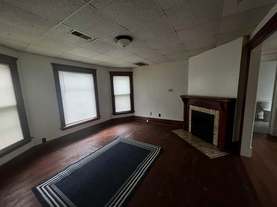 2nd image of 709 Academy St APT 11