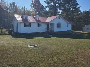 711 Long St W, Mc Ewen, TN 37101