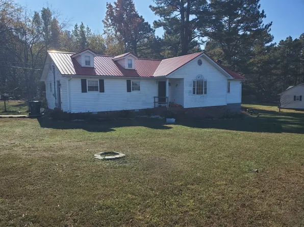 711 Long St W, Mc Ewen, TN 37101