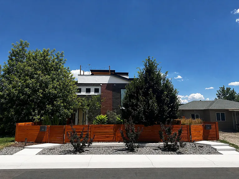 980 Utica St — Photo 22