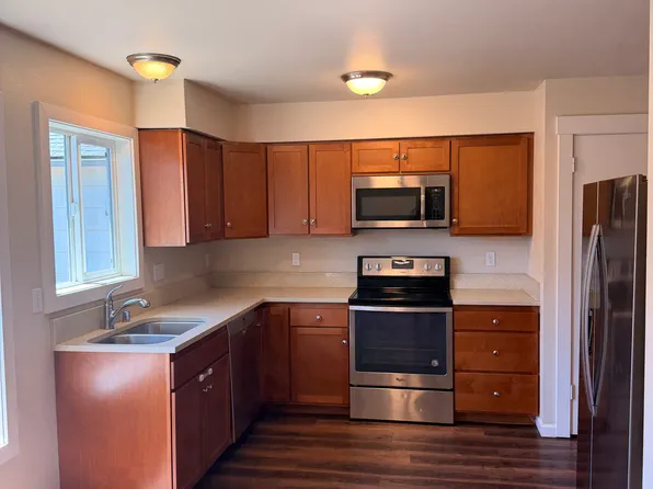 1030 E Fairhaven Ave #B, Burlington, WA 98233