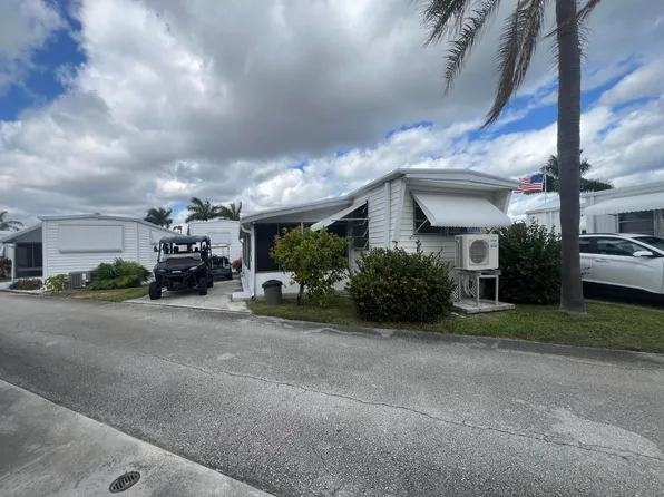 209 Eagle Drive E #E, Briny Breezes, FL 33435