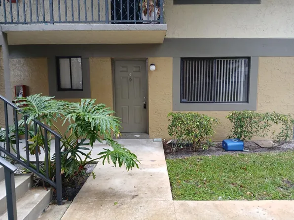 677 Trace Cir APT 101, Deerfield Beach, FL 33441