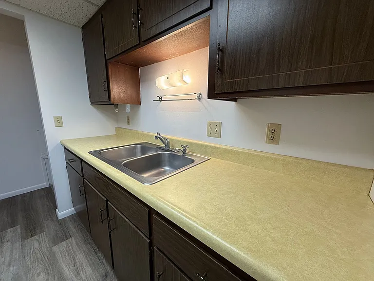 1116 2nd Street SE - Uptown Apartments — Photo 23