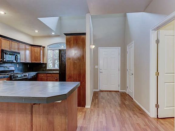 3rd image of 3353 N Aster Ave