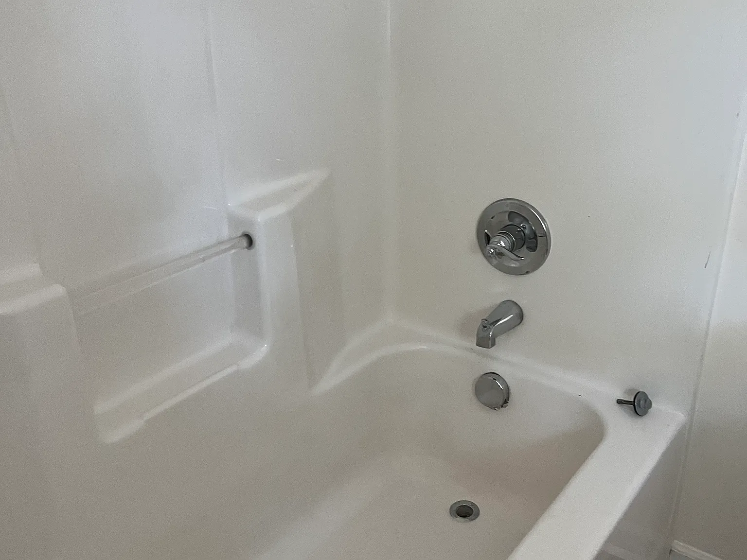 2 bed, 1100 sqft, $1,600 — Photo 3
