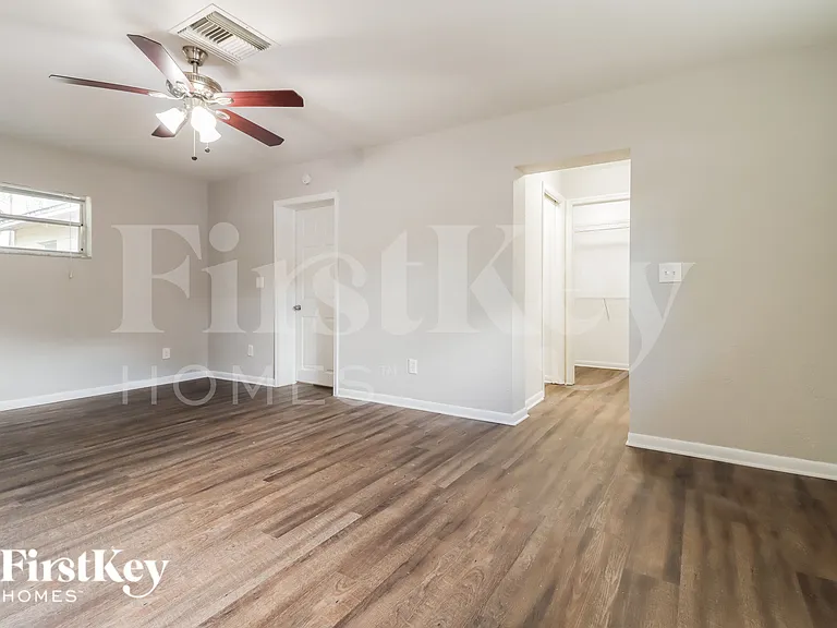 9303 N Edison Ave — Photo 9