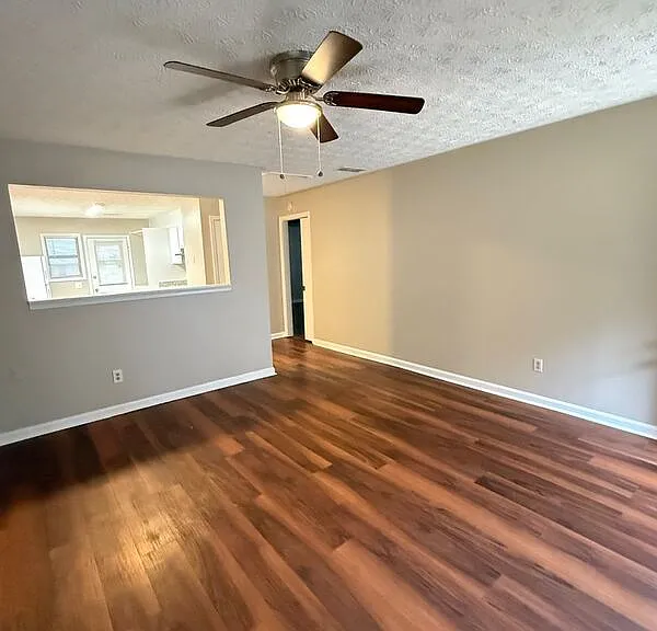 164 Kimberly Way SW — Photo 5