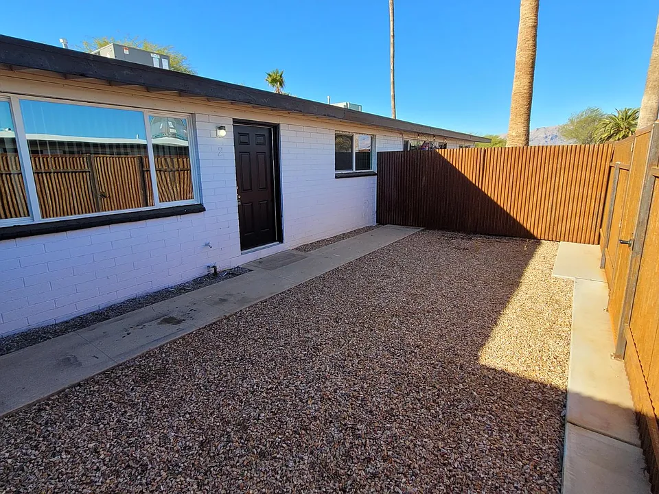 4430 E Pima St #1