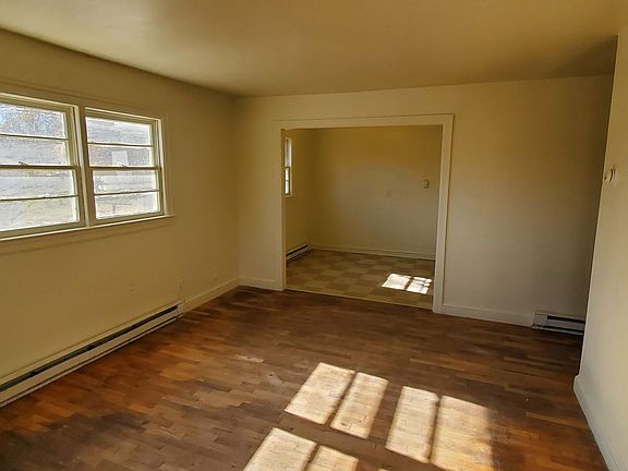 4th image of 1125 Hern Ave