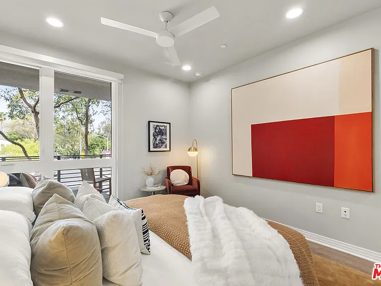 7428 Santa Monica Blvd #308 — Photo 24