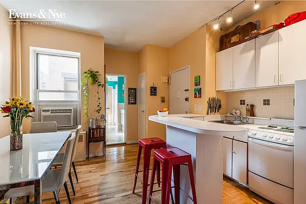 Rented by Evans Nye, Inc | media 14