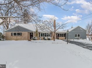 207 Hilltop Rd, Boiling Springs, PA 17007