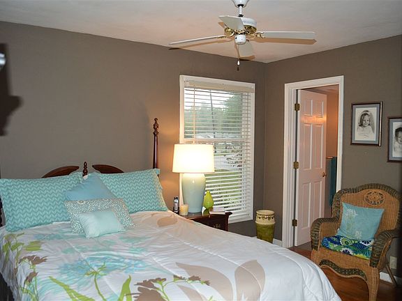 2nd image of 104 Pineview Dr