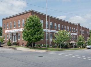 200 W College St, Dickson, TN 37055