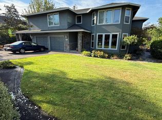 2765 NW Bauer Woods Dr, Portland, OR 97229