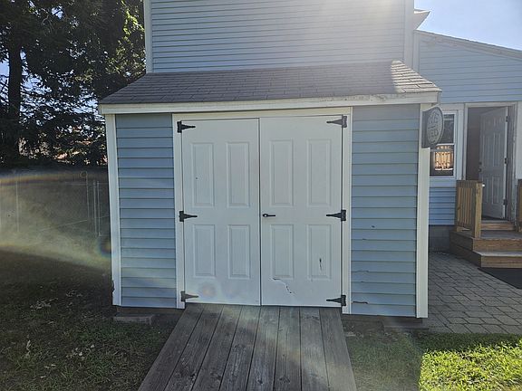 3rd image of 399 Stevens St