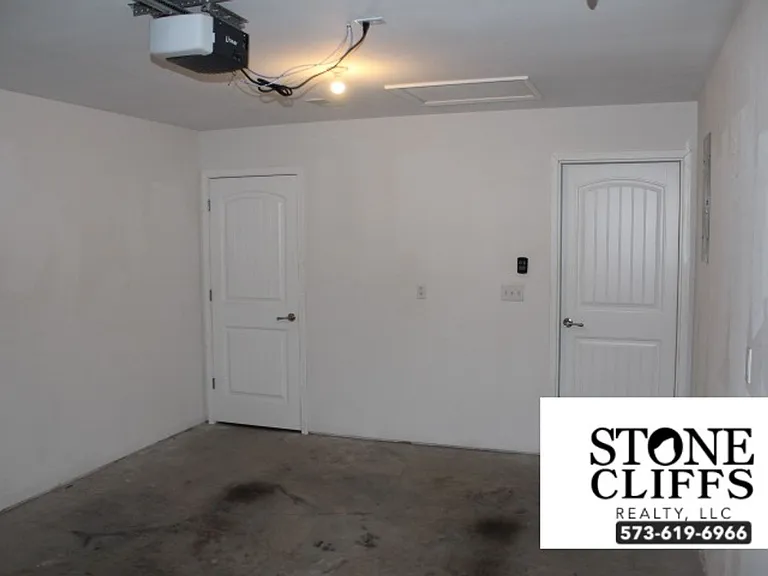 231 Rylee Cir — Photo 33