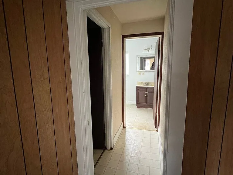 2129 Union Ave — Photo 11