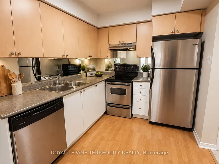 4975 Southampton Dr #139 — Photo 6