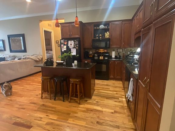 3rd image of 101 S Saginaw St #201