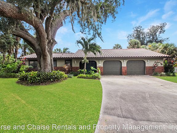 2nd image of 364 E Seminole Dr