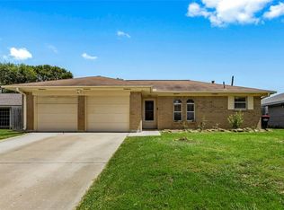 804 Edgebrook Dr, Baytown, TX 77521