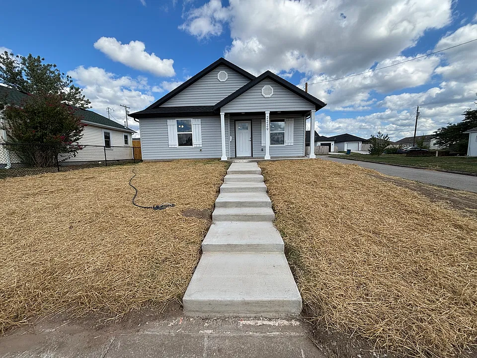 2229 Bird Ave