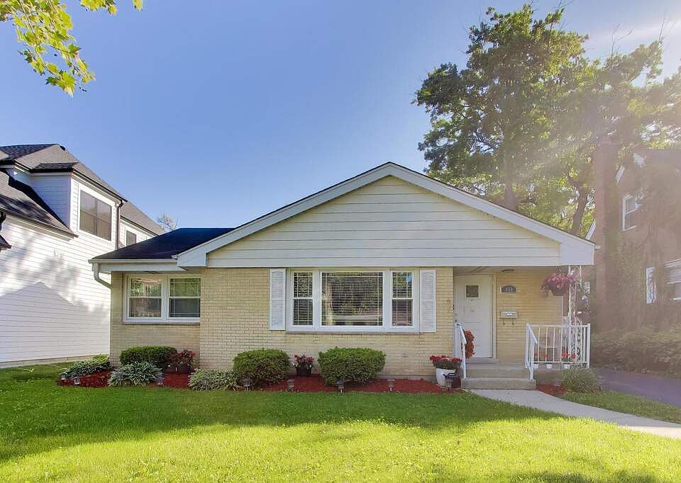 1st image of 458 W Alma St