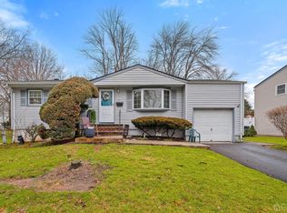 17 Desser Pl, Edison, NJ 08817