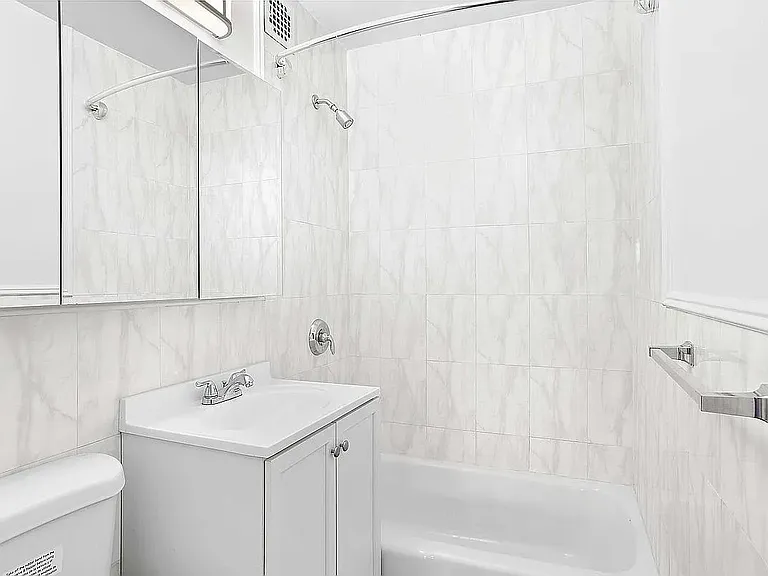 228 E 81st St #7D — Photo 3