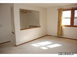 3rd image of 339 Jonathan Ln