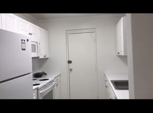 122 Edgemere Rd APT 12, West Roxbury, MA 02132