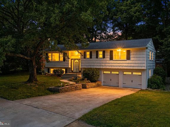 2nd image of 8410 Bound Brook Ln