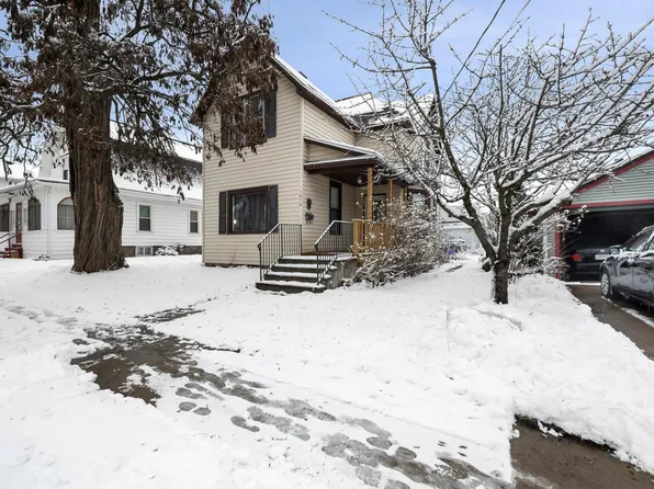 1010 N Division St, Appleton, WI 54911