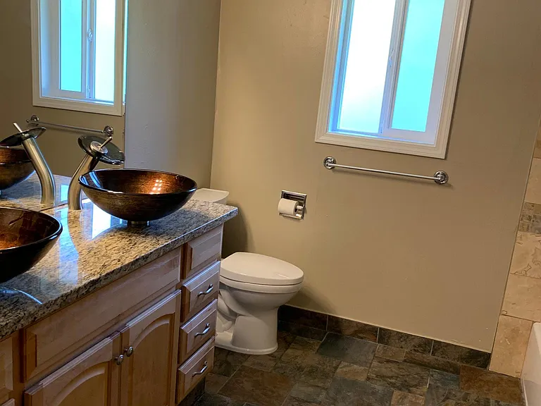 12500 SW Karen St #6 — Photo 5